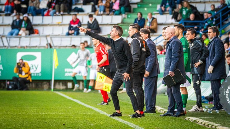 Iván Ania, y la victoria ante el Ferrol: «Estamos muy cerca del objetivo marcado, la salvación»