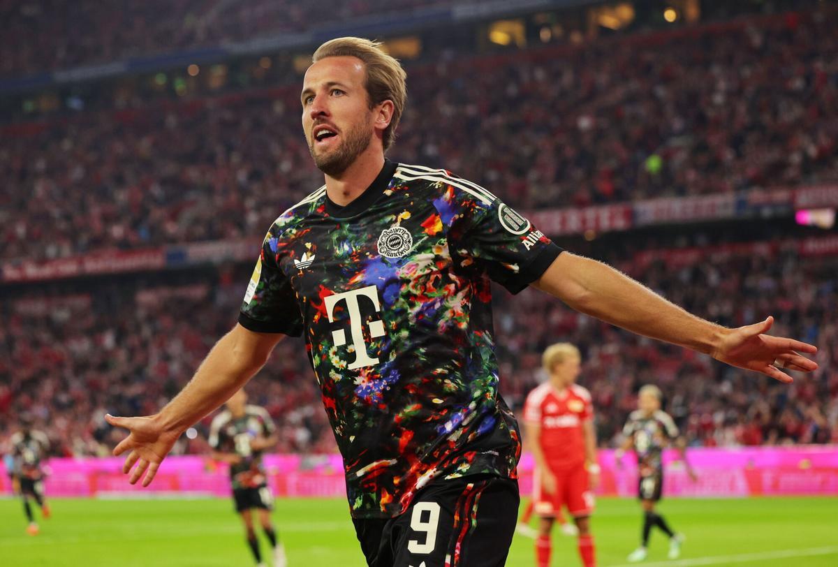 Kane mete el 4-0 en el partido del Bayern.