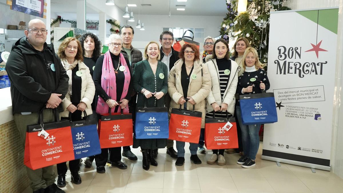 Ontinyent impulsa las compras de Navidad en el Mercado Municipal con la campaña "El Bon Mercat"
