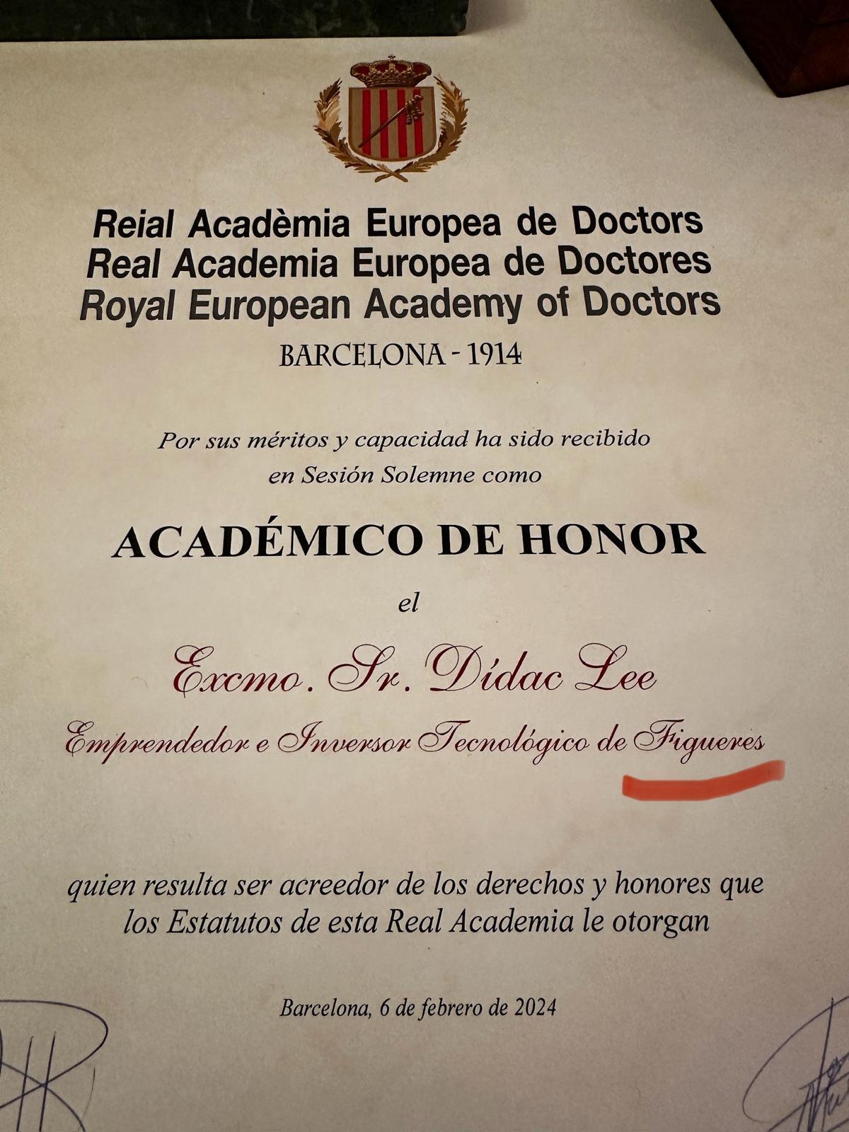 El diploma acreditatiu de l'Acadèmia de Doctors