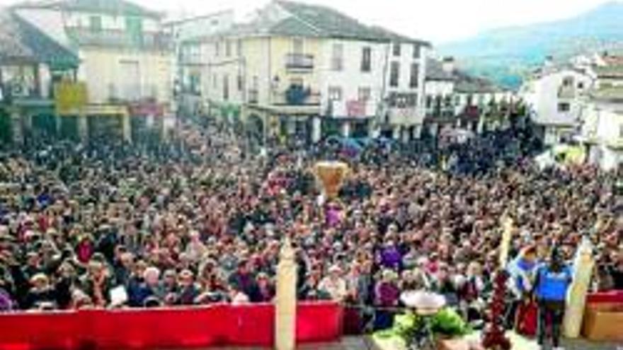 Una peregrinación masiva cierra en Guadalupe el Año de la Fe