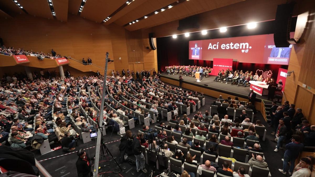 El Palacio de Congresos de València, lleno durante el XV Congreso del PSPV, en enero.