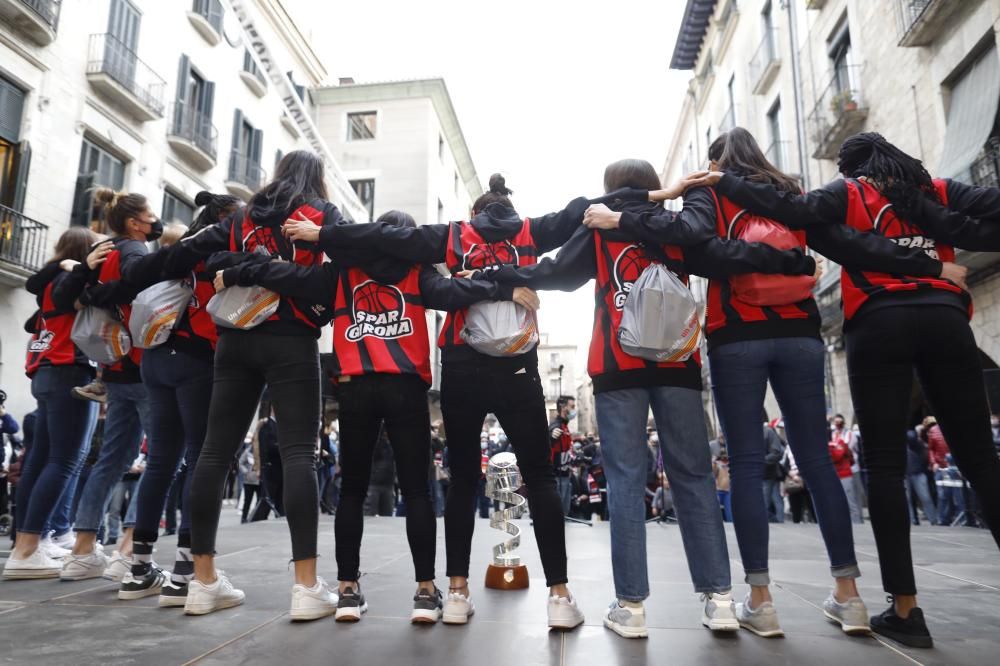 L'Uni comparteix l'alegria de la Copa amb l'afició