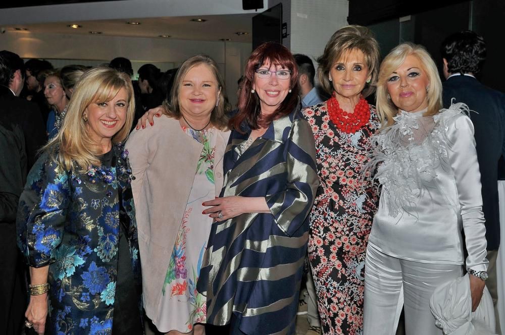 Mª Rosa Fenollar, Carmen de Rosa, Amparo Chordá, Amparo Lacomba y Amparo Ramón.