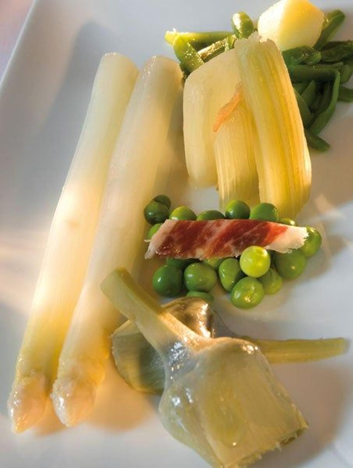 Menestra de temporada en el restaurante Cachetero.