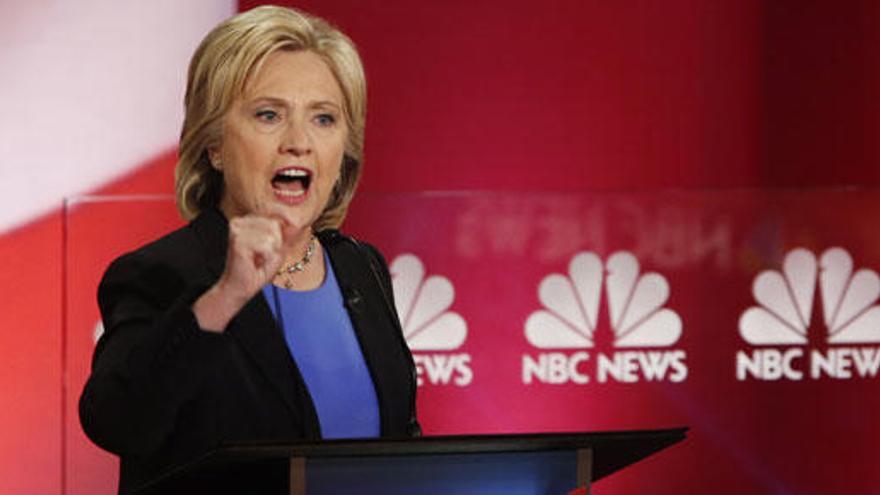 Clinton, durante el debate con Saunders.