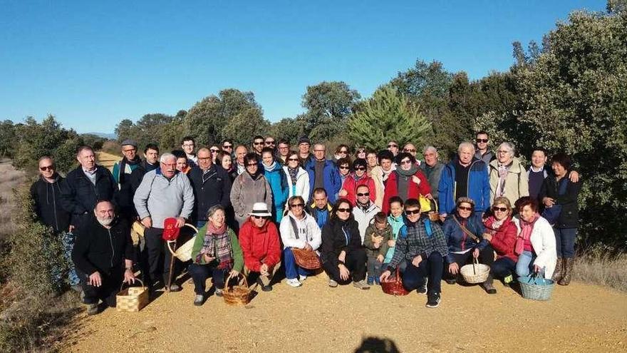 Grupo de participantes en la excursión micológica de las jornadas organizadas en Benavente.