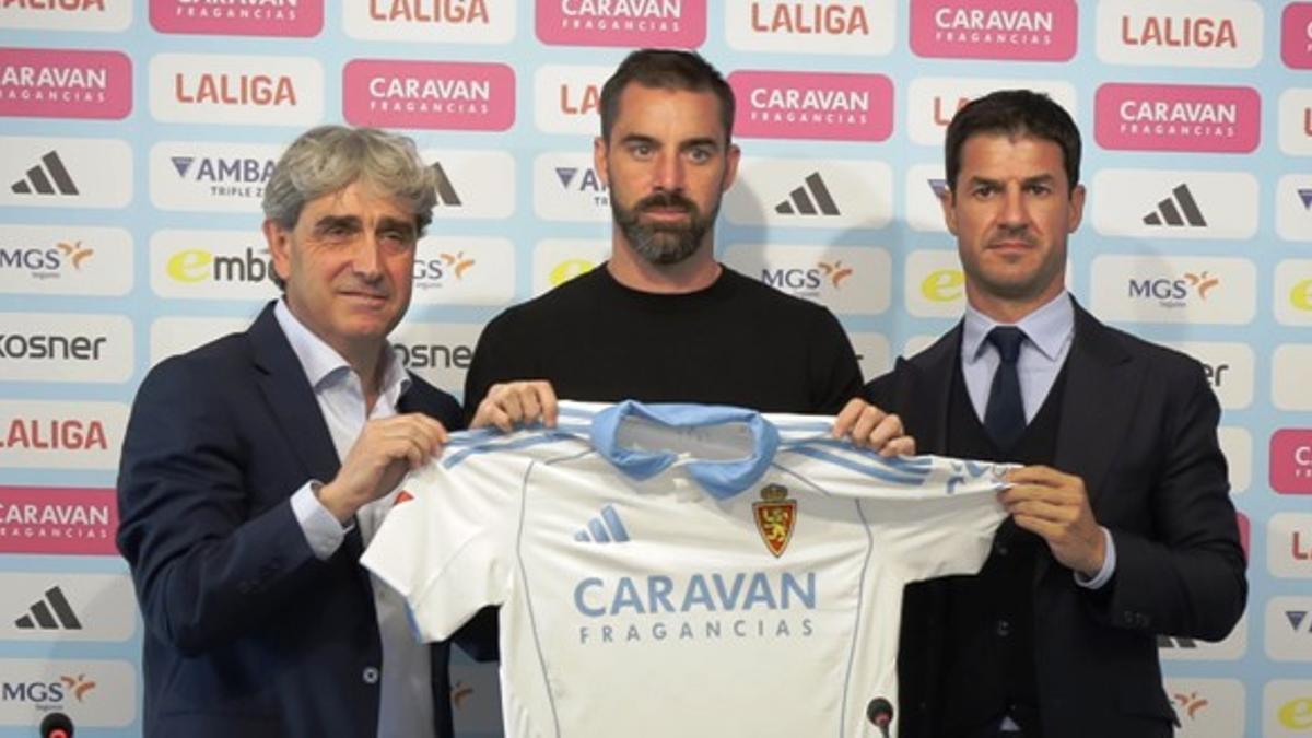 Txema Indias, Rubén Sellés y Fernando López, en la presentación del entrenador valenciano.