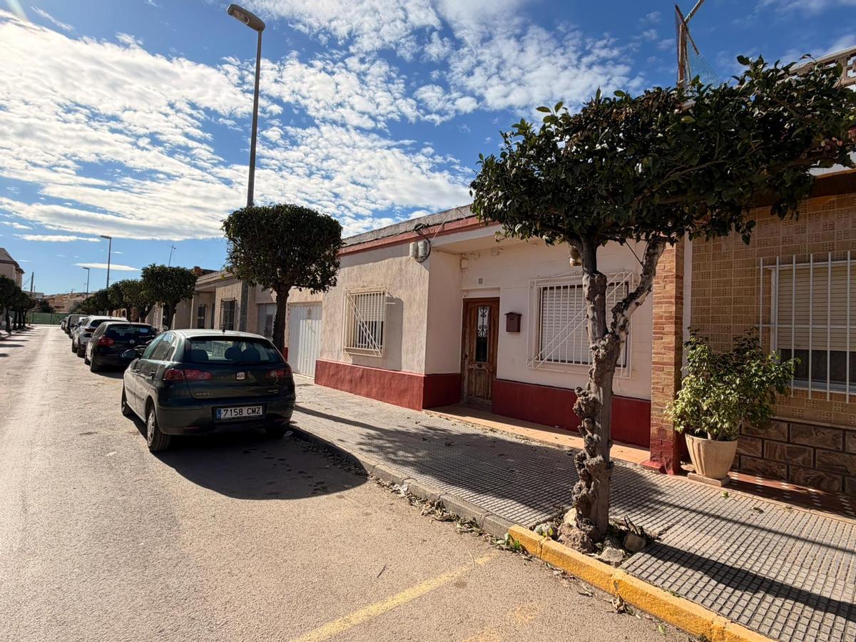 Exterior del domicilio de La Palma donde se produjo el arresto del joven sospechoso.