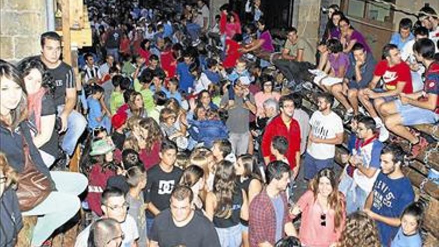 El multitudinario pregón da paso  a una semana intensa en Morella