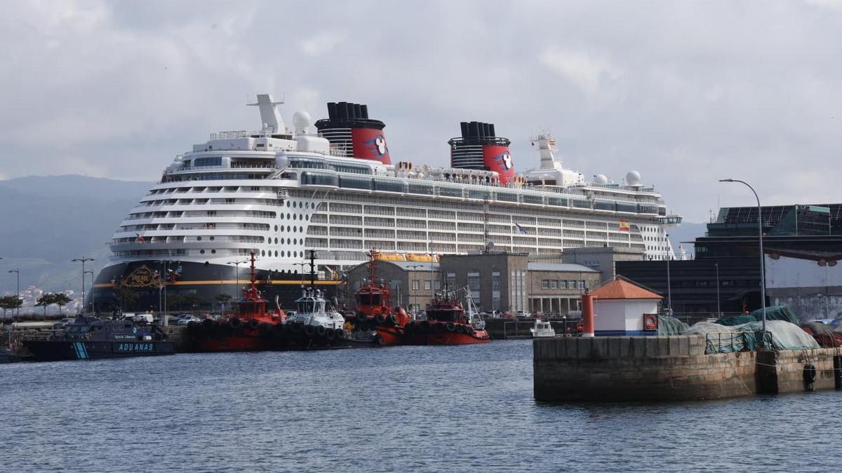 El «Disney Dream», esta mañana en el Muelle de Trasatlánticos.