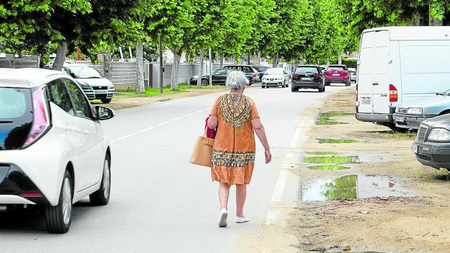 Es faran voreres i canalitzaran aigües pluvials a l&#039;av. Marinada.