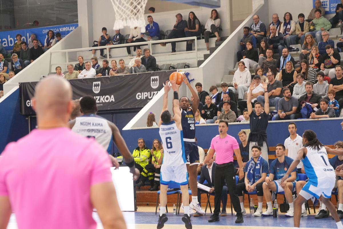El Alimerka Oviedo Baloncesto suma su segunda victoria en San Sebastián
