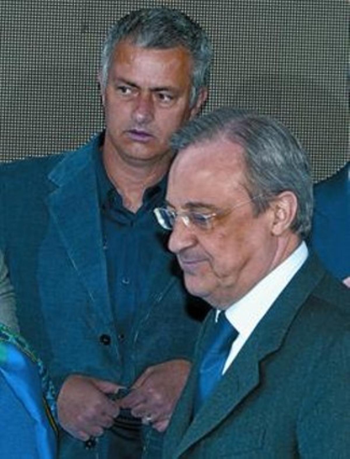Mourinho iFlorentino Pérez,ahir en un actedel Madrid a la llotja del Bernabéu.
