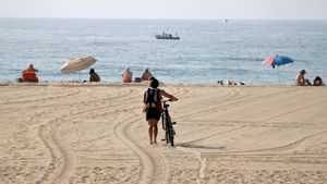 Mataró instal·la càmeres de videovigilància per controlar l’aforament a les platges