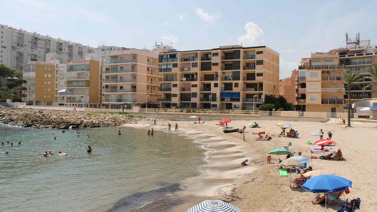 Cala y viviendas del Faro de Cullera