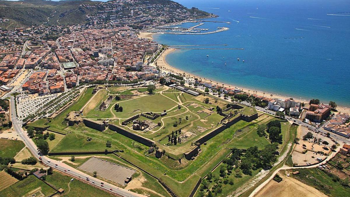 Roses rep mig milió per  arreglar l&#039;àrea de la Porta  de Terra de la Ciutadella