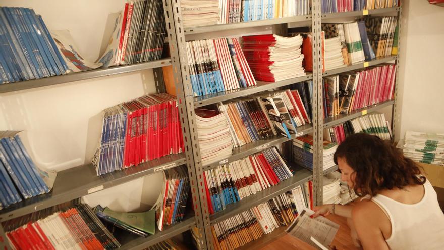 IU denuncia el impago del convenio al plan de intercambio de libros