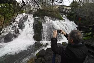 La espectacular cascada de Galicia que debes visitar este invierno: casi 50 metros de altura en medio de una sencilla ruta de senderismo
