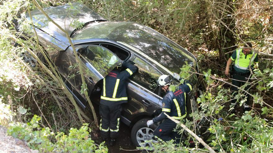 Accidente en Zamora: un conductor herido tras precipitarse a un regato