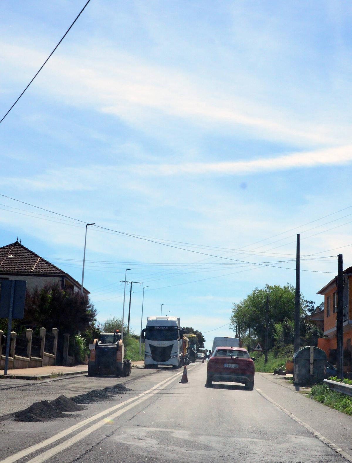 Vuelven las obras (y las colas) a la PO-551 entre Bueu y Cangas