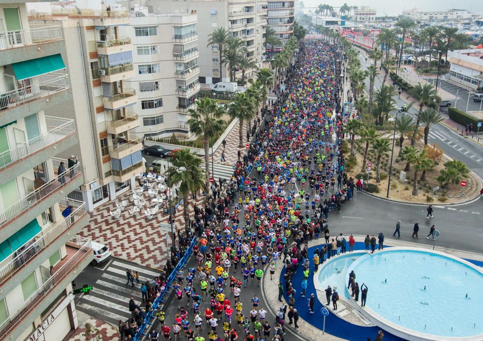 Las mejores imágenes de la 30 edición de la Media Maratón de Santa Pola