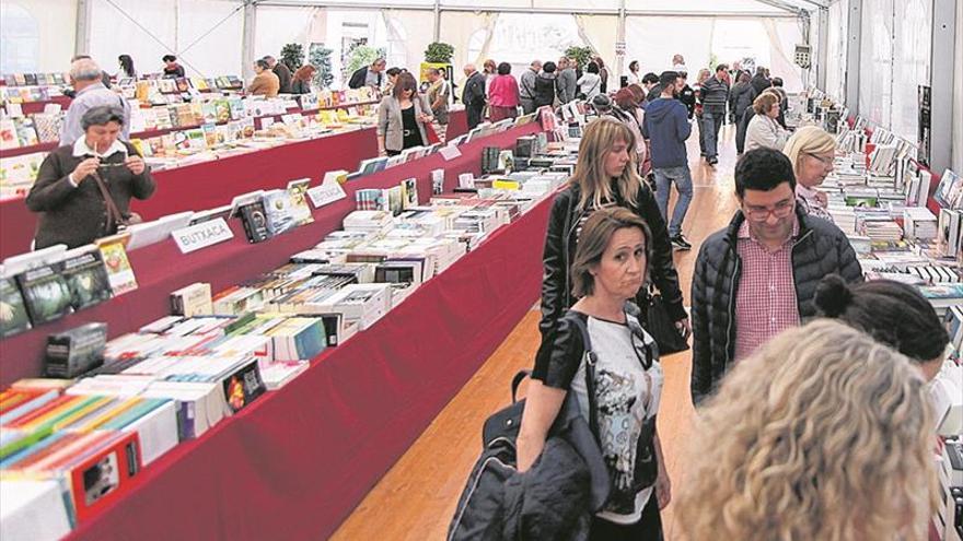 Libros, música y gastronomía en la plaza Santa Clara