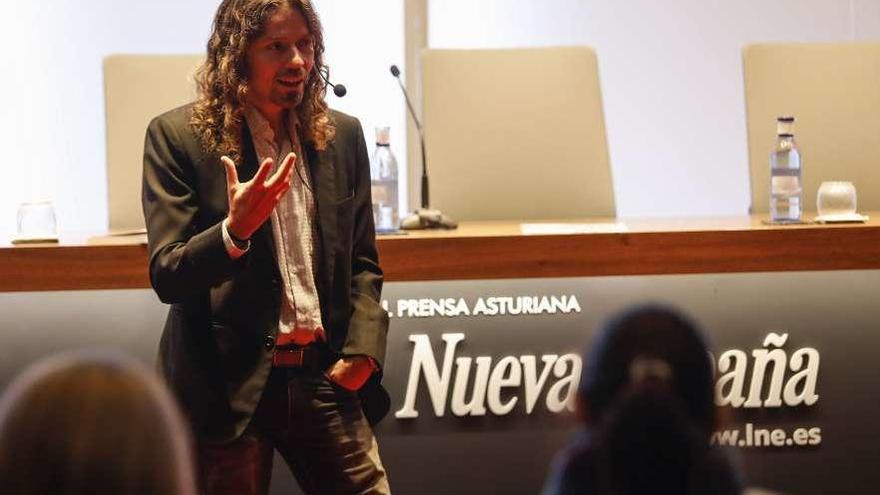 Iván Ojanguren: &quot;Relacionarse con otros es clave para encontrar trabajo&quot;