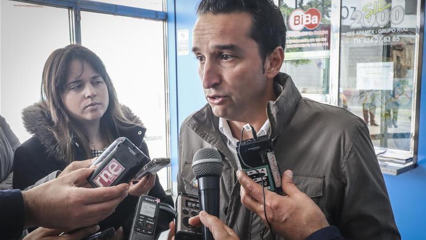 Ricardo Cabezas propone reducir el billete de autobús y la presión fiscal a los comerciantes