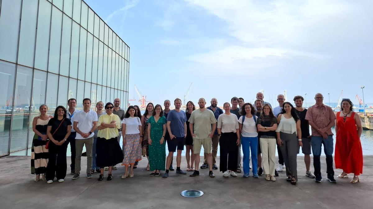 Participantes en el encuentro del proyecto "Salina" en El Musel.