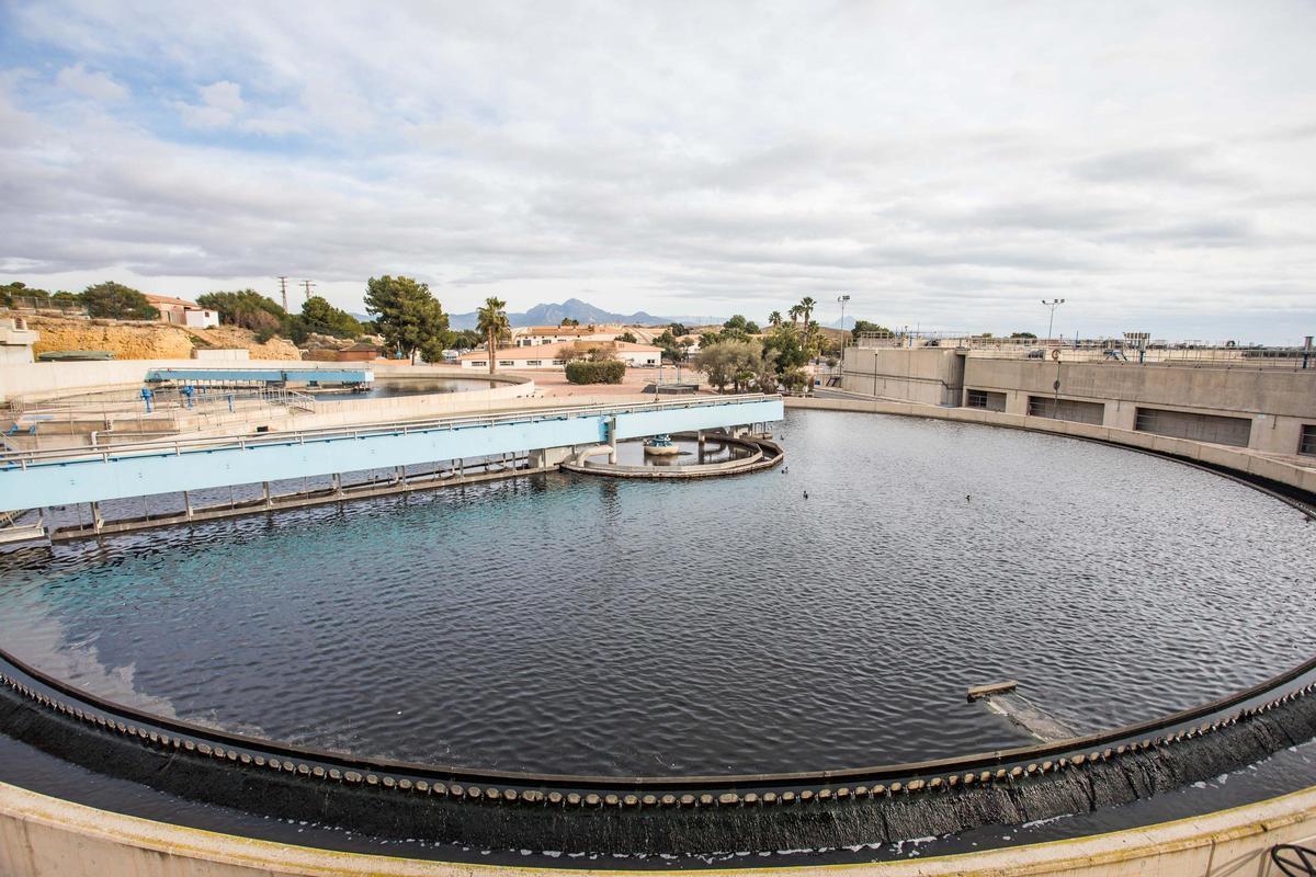 Una de las depuradoras de la ciudad de Alicante