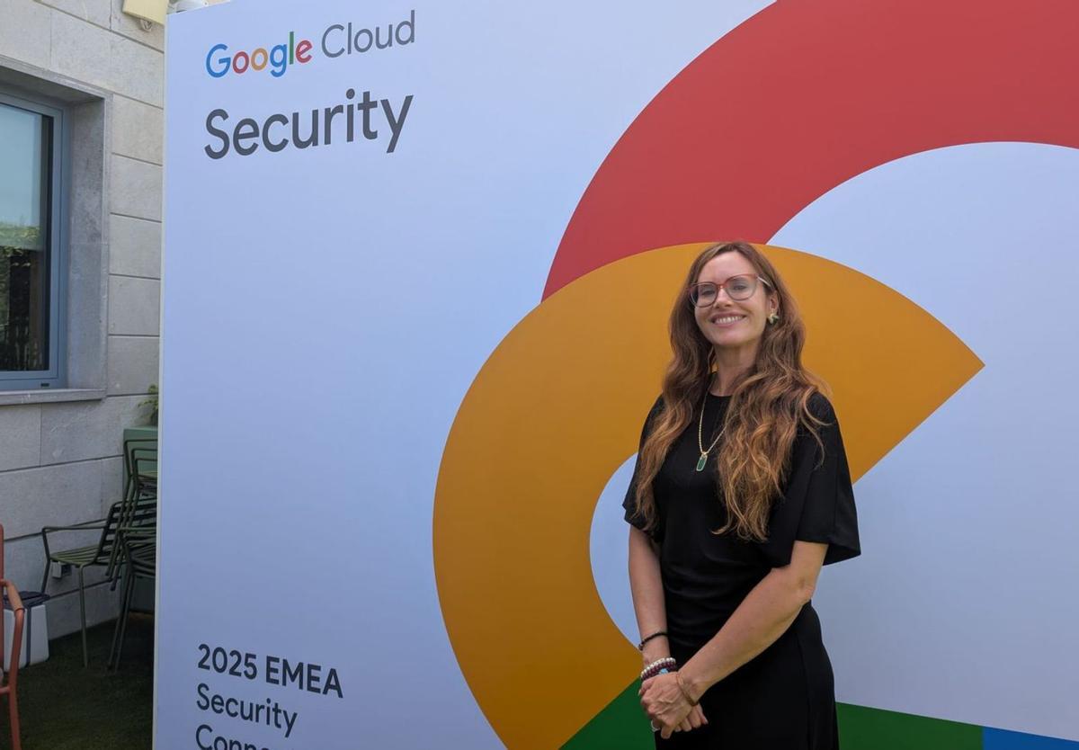 Cristina González Pitarch, en el centro de Ciberseguridad de Google (GSEC), en Málaga.