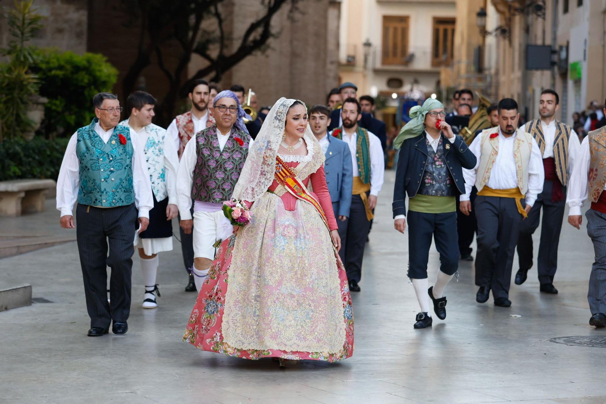 Búscate en el primer día de la Ofrenda en la calle San Vicente entre las 17:00 y las 18:00