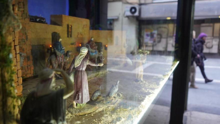 El belén de El Portal de San Vicente llega a la calle de San Torcuato de Zamora