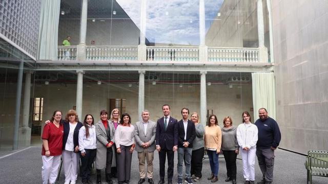 Autoridades y miembros del personal en la inauguración de la residencia el pasado febrero. | IMAS