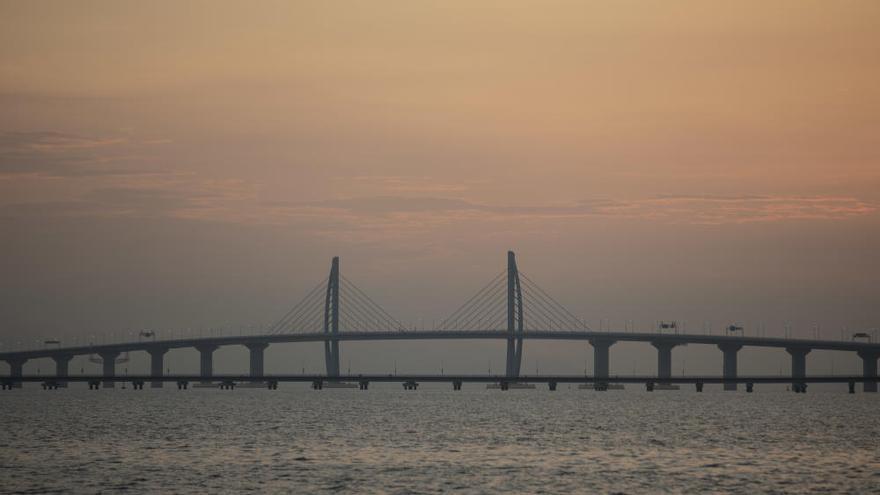 La Xina inaugura el pont marítim més llarg del món