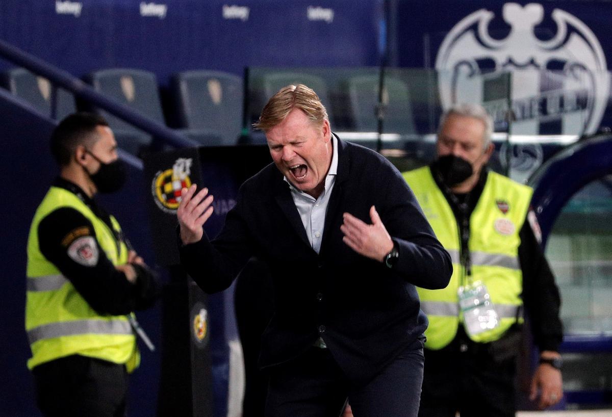 Koeman, a la corda fluixa