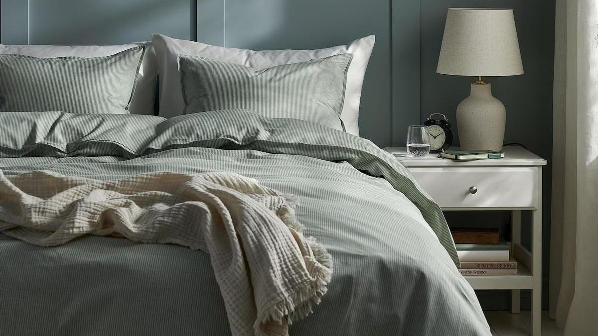 Ni sudar ni pasar frío: así es la nueva 'ropa de cama de primavera' de Ikea que cuesta menos de 15 euros.