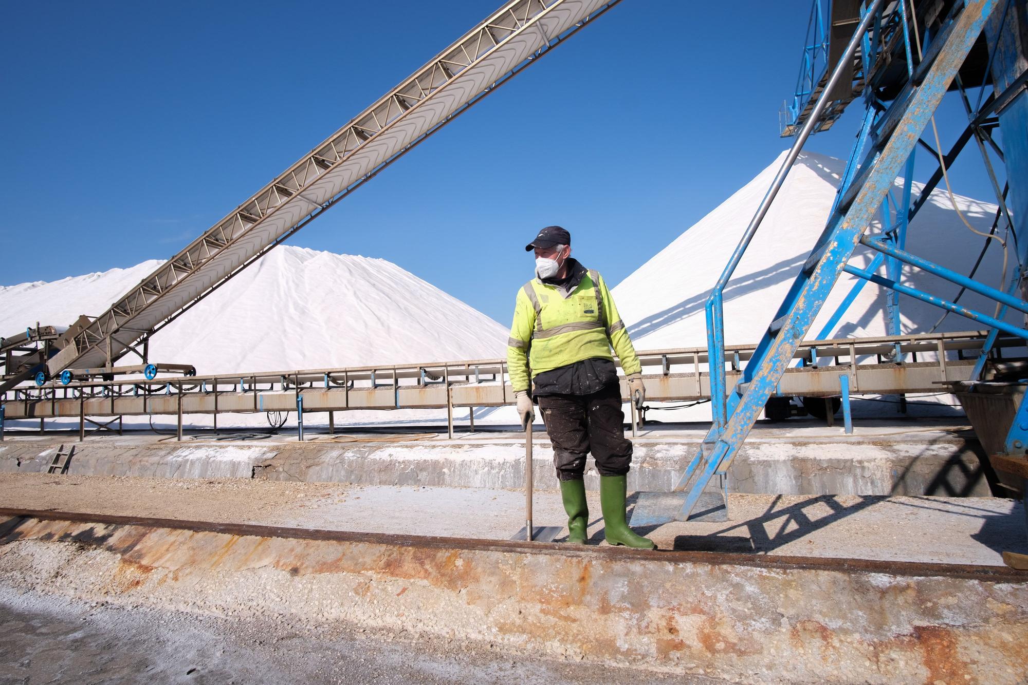 La sal de Santa Pola triunfa en el mercado gourmet y resiste la caída de las exportaciones