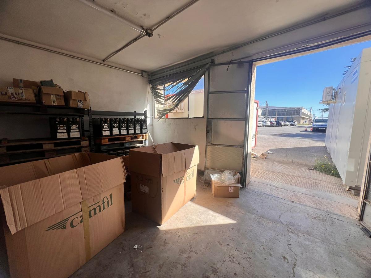 Estado del cuarto del taller de baterías de la estación dela Font de Sant Lluís