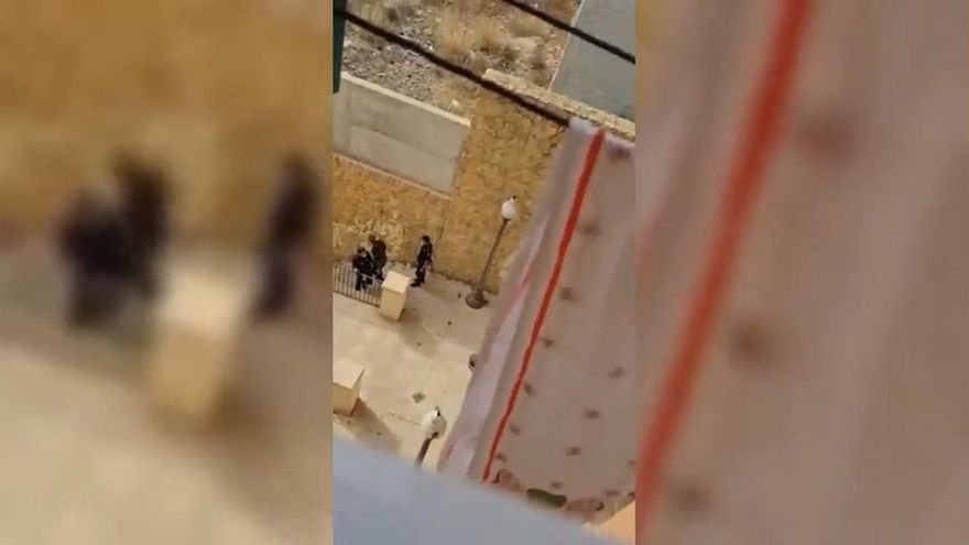 Un policía nacional agrede a una persona sin hogar en Alicante