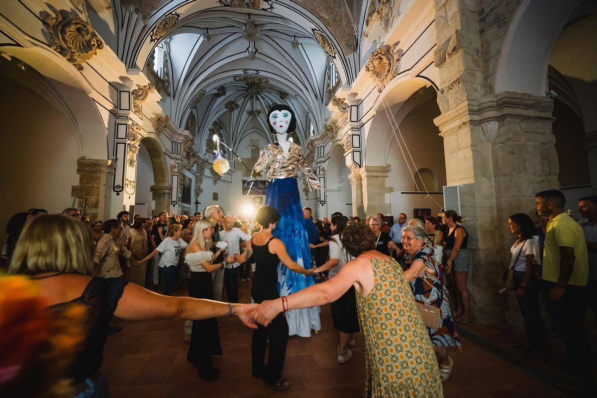 La giganta Nita volverá a ser protagonista en la Nit de l'Art de Jérica.