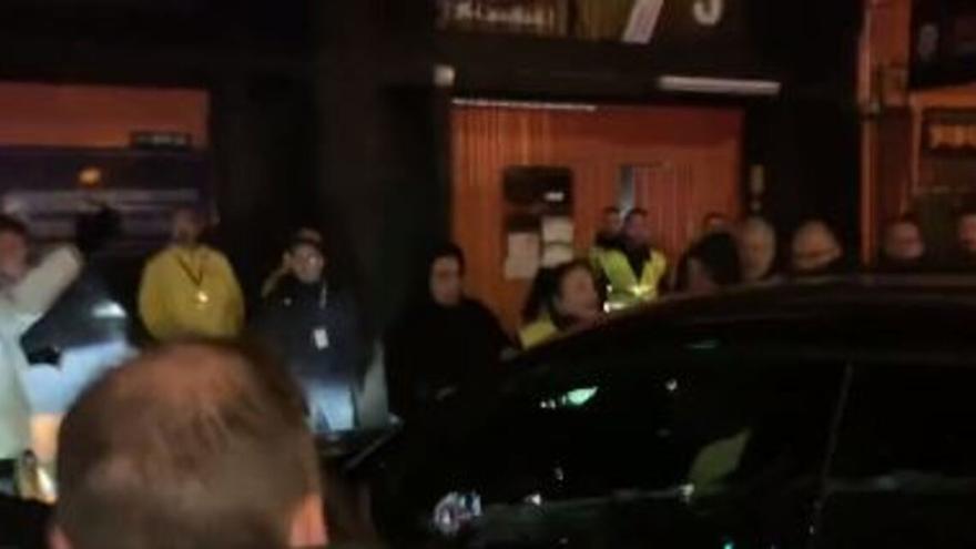 Vídeo | Así fue la peligrosa salida de Yunus de Mestalla