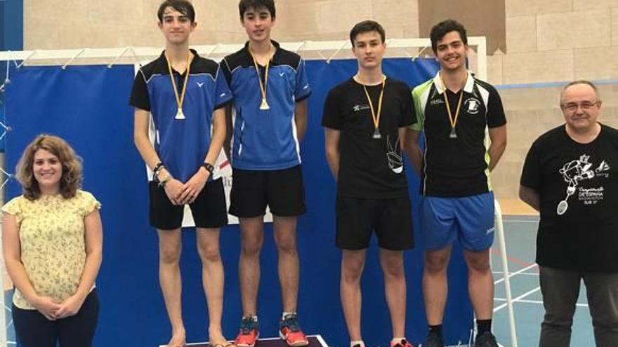 Carles Flor, del Club Bádminton Xàtiva, logra la plata en sub-17