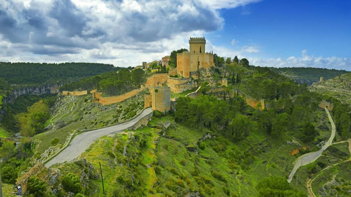 Ni Toledo, ni Cuenca: el lugar más bonito de La Mancha es este pueblo medieval de 176 habitantes