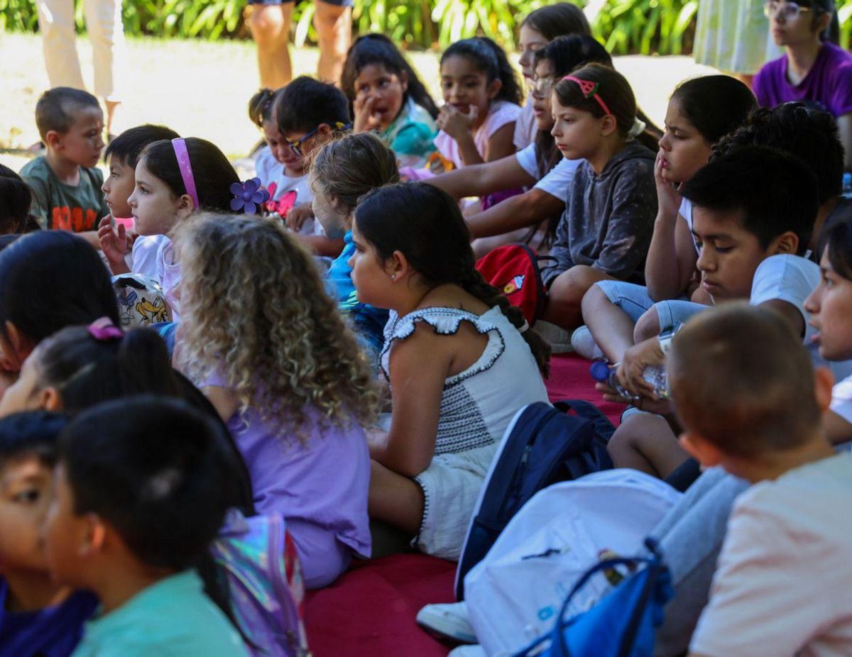 La biblioteca cambadesa acoge la gira provincial de «Cantareiras» | IÑAKI ABELLA