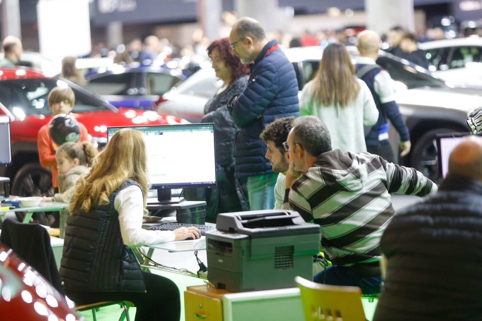 Llenazo en el primer fin de semana de la Feria del Automóvil en València