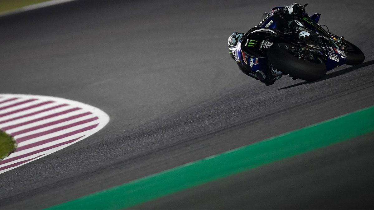 Viñales, con la Yamaha, en un test previo en el circuito de Catar