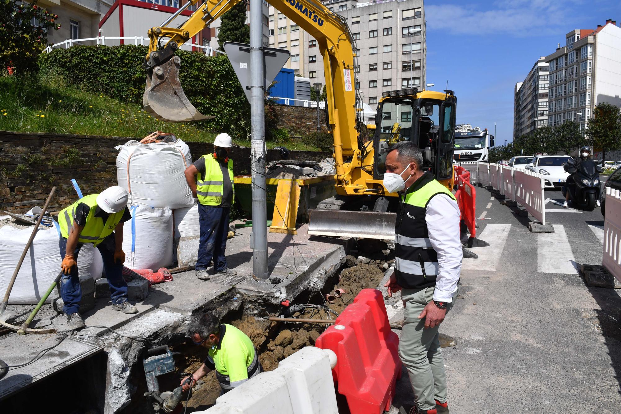 Obras de instalación del ascensor de Os Castros