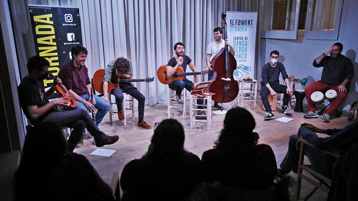 Els banyolins Germà Negre durant la seva actuació ahir a la tarda al Foment de Girona.